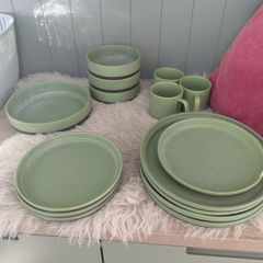 Belleek Dining Set