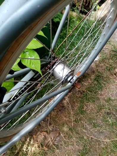 perfect 3 speed woman's bobbin birdie bike 26 "wheels