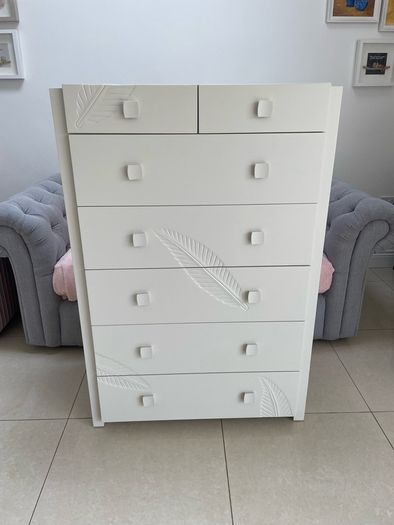 Leaf design Chest of Drawers
