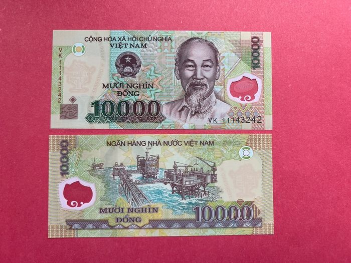 Vietnam. 10,000  Dong  2011.  ( UNCIRCULATED )  Pick 119 . Polymer / Plastic. ( Unc )