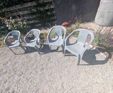 4 Plastic Garden Chairs