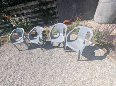 4 Plastic Garden Chairs