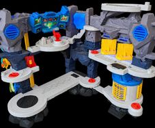 Imaginext Super Surround Batcave Playset with 3 Figures (Working Lights & Sounds)