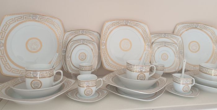 Brand New Vachaci Dinner set