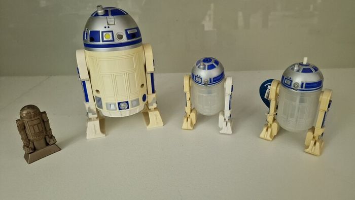 Star Wars collectables R2D2 and Vader