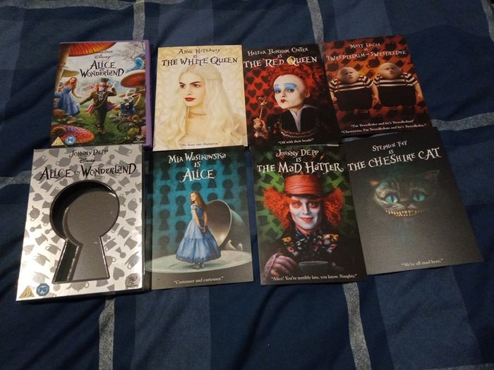 Alice in wonderland special edition with 6 mini posters