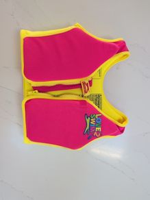 Love 2 Swim float vest aged 2-3