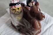 Novelty Cute Middle Eastern Arab Characters Salt &amp; Pepper Cruet Set. On Gamal holder 1x Male Figure + 1x Female Figure. Would Look Great On The Table
