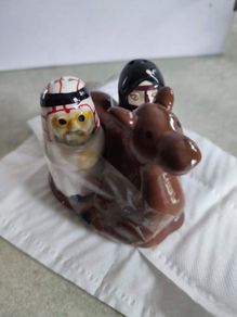 Novelty Cute Middle Eastern Arab Characters Salt & Pepper Cruet Set. On Gamal holder 1x Male Figure + 1x Female Figure. Would Look Great On The Table