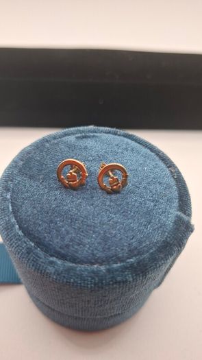 9ct yellow gold  claddagh earrings