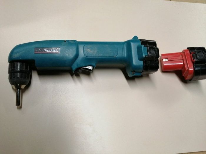 Lots of Old 12 + 14.4 Volt Makita tools in PWO