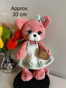 Crochet cat