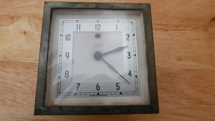Vintage Temco Electric Art Deco clock made by Telephone Mfg. Co.