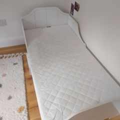 Toddler bed and matress