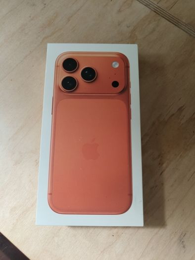 iPhone 17 pro, Cosmic Orange, 256GB