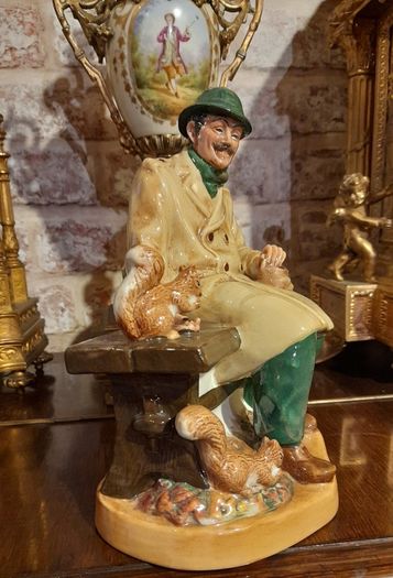 Royal Doulton figurine "Lunchtime "