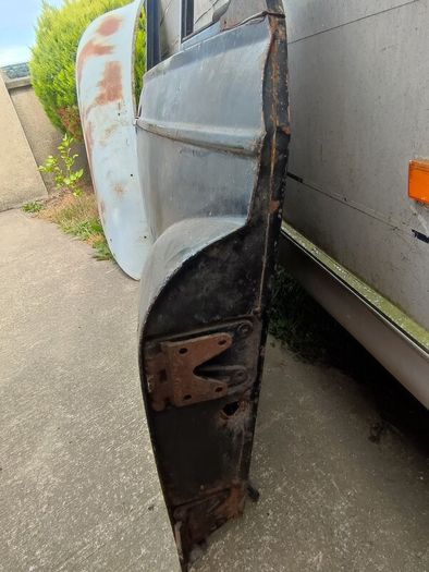 Morris Minor door