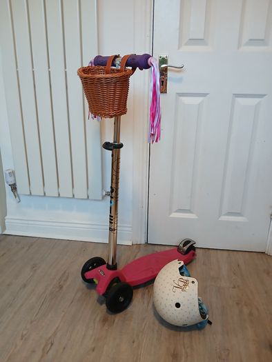 Large Micro scooter with basket + helmet up to 50 kg