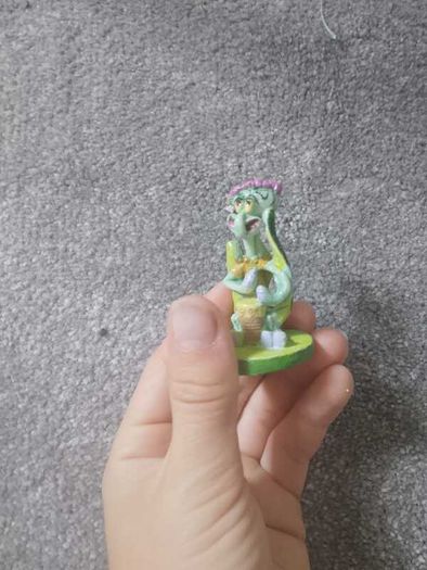 Fish tank with accessories