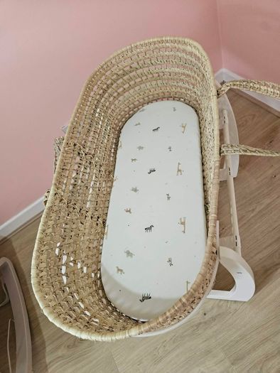 Mamas & Papas Moses Basket with White Rocking Stand