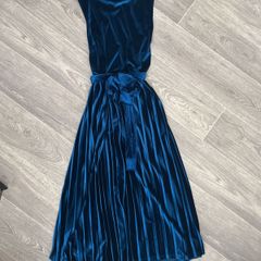 womans dress