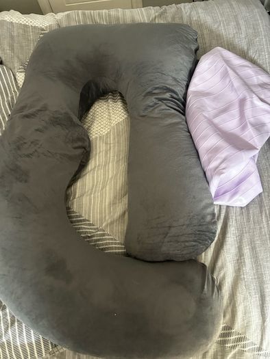 Pregnancy pillow and ball