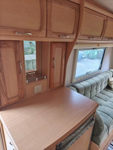 2002 Compass Omega 2 Berth & all accessories