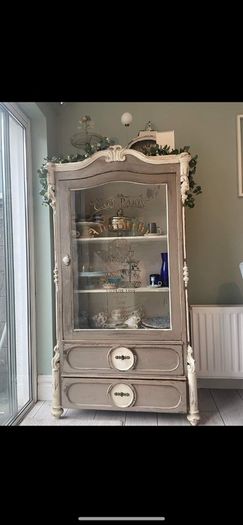 French cabinet