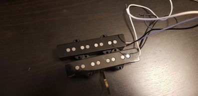 USA jazz bass pickups and pots