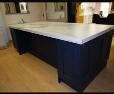 Kitchen worktops, kitchen islands and kitchen cabinets