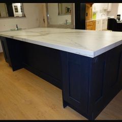 Kitchen worktops, kitchen islands and kitchen cabinets