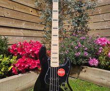 Squier Active Jazz Bass 5 String