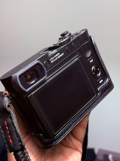 Leica Q3 43 plus extras