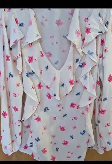 bundle of 4 tops ladies