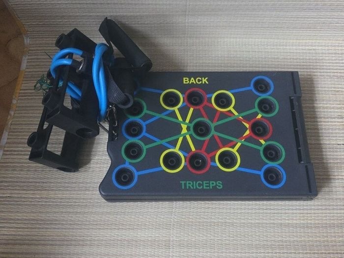Crane push-up board with resistance bands