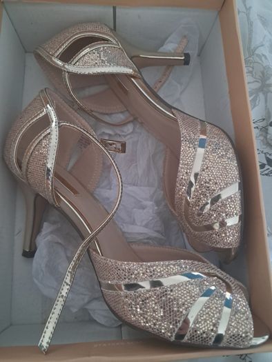 Gold heeled peeptoe Sandal Glamour footwear