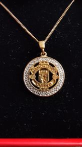 9k Gold & Diamonds Manchester United Pendant