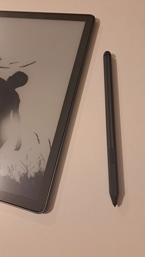 Amazon Kindle Scribe 32GB with Premium Pen. Excellent Condition