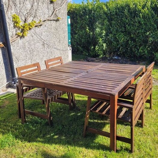 Garden Furniture - Table and Four Chairs.