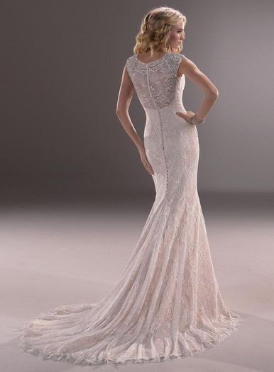 Wedding Dress (size 8-10) / FREE Bridesmaid Dress (size 10) - 800 euro
