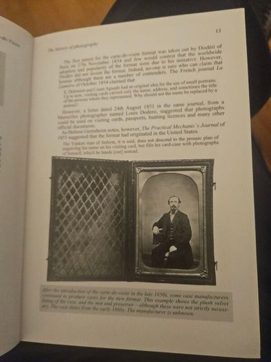 Victorian Cartes-de Visite. By Robin And Carol Wichard. First Edition Paperback In Good Condition.  See Photos For Same.