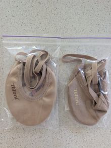 Rhythmic gymnastics half shoes