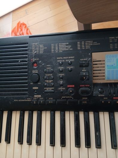 Yamaha PSR 730 90s Keyboard with floppy disk