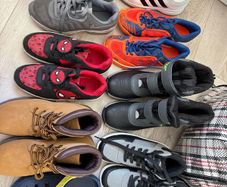 Boys shoes bundle size 2-4,5