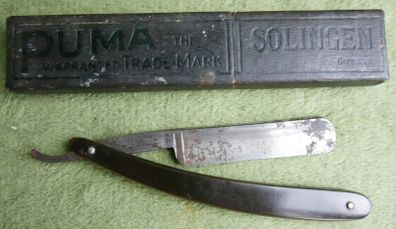 Antique Razor Solingen Puma in Original Case, very sharp