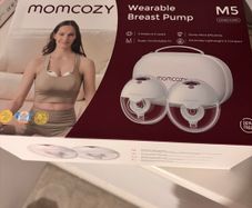Pumping/Breastfeeding equipment & accessories (Momcozy Medela etc)