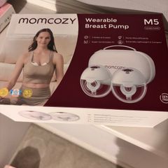 Pumping/Breastfeeding equipment & accessories (Momcozy Medela etc)