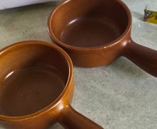 SEt of 2 Emile Henry ramekin pan