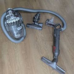 Vacuum cleaner: Dyson DC 22 animal