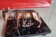 Reproduction of the Capitoline she-wolf Romulus and Remus Sculpture - from the legend of the foundation of Rome - Copper - Mid-Century Modern